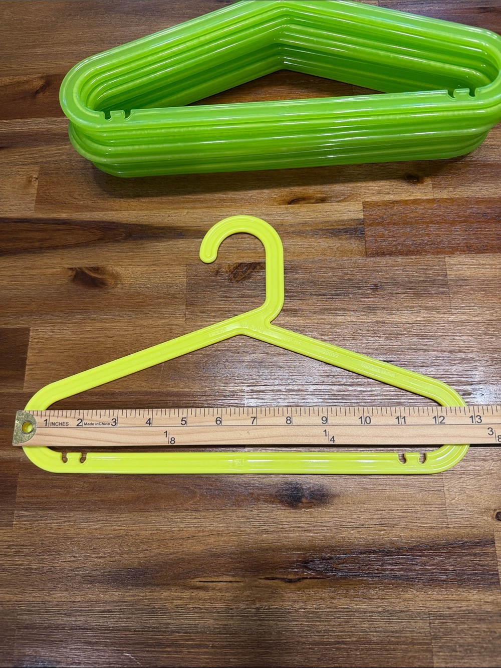 IKEA BAGIS Childrens Clothes Hangers Anna Efverlund neon green yellow set of 17 - Picture 4 of 5
